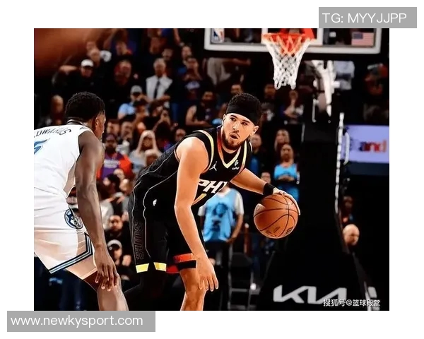 布克半场表现低迷仅得3分3板2助次节全失火力引发球迷热议