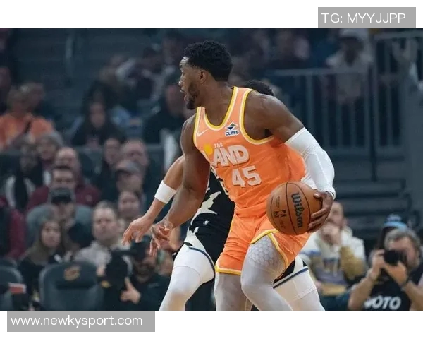 波蒂斯赞AJ格林职业态度极佳努力成就优异表现三分球表现完美无瑕