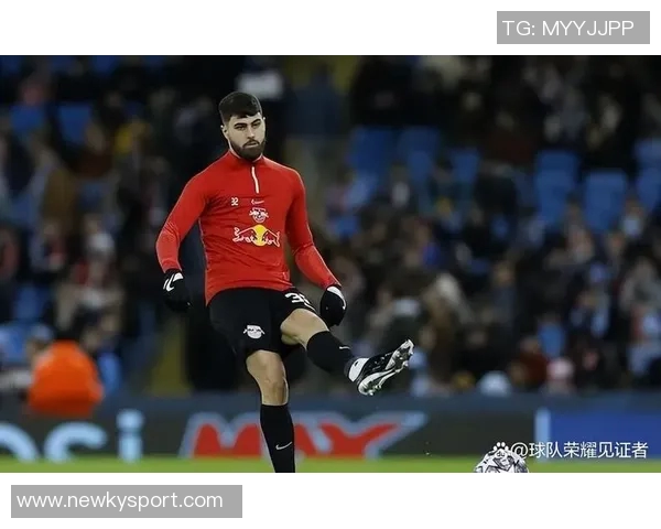 阿莫林积极引入青训新星18岁莱西在一线队训练中表现抢眼